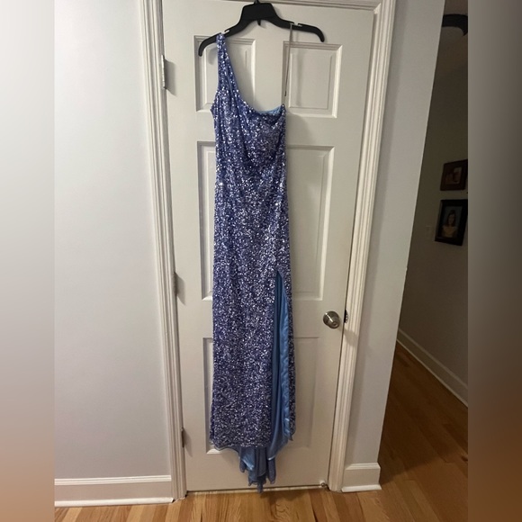 PROM DRESS - Picture 2 of 6